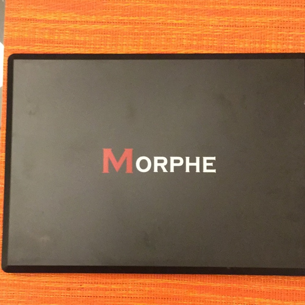 Morphe 35 P eyeshadow palette